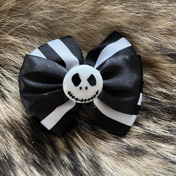 6 Jack Skellington Hair Bows - Picture 2 of 2